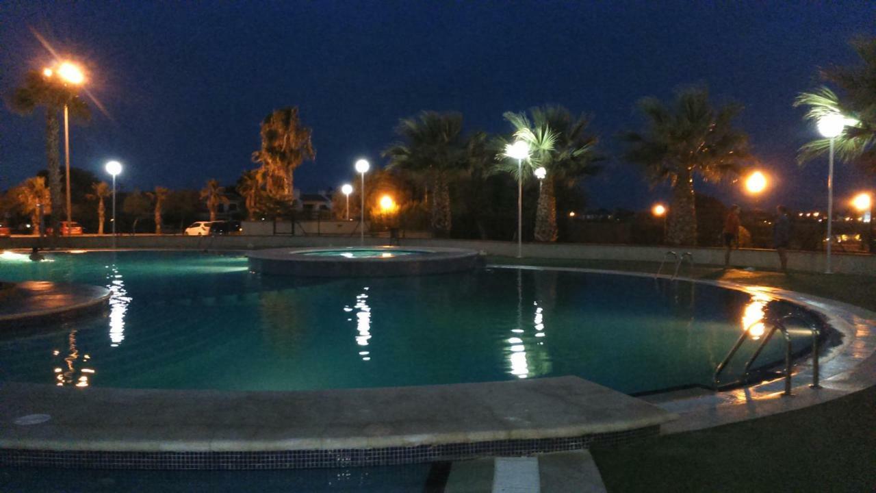 Bajo Con Jardin Wifi Junto Al Mar Apartament *