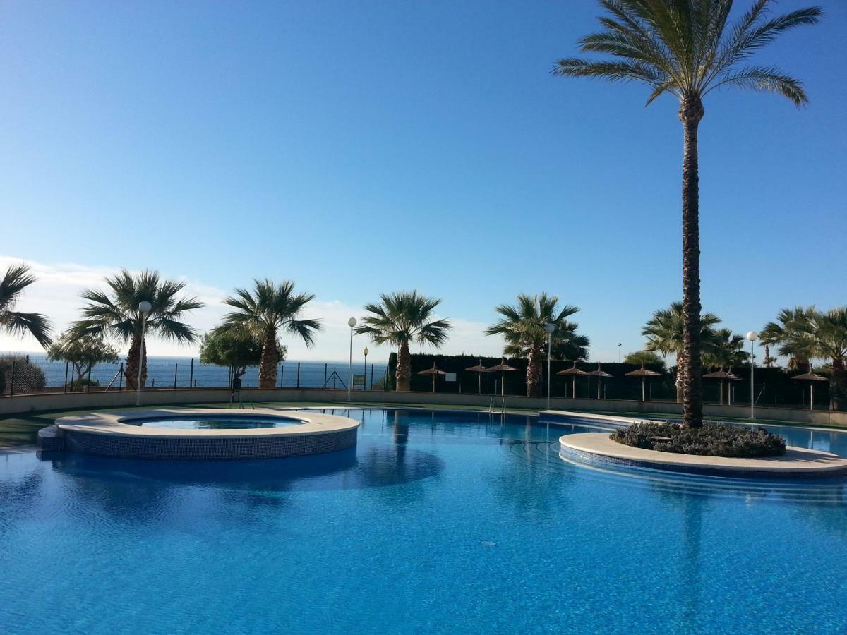Bajo Con Jardin Wifi Junto Al Mar Apartament